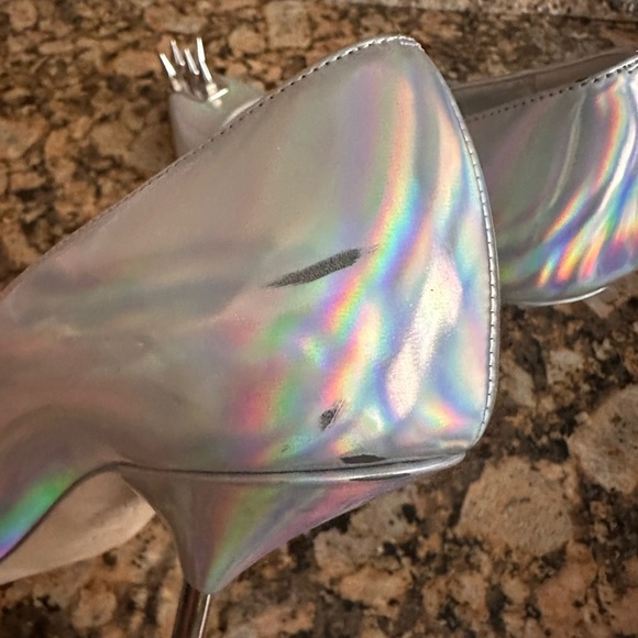 ALEXANDER MCQUEEN Punk Stud Holographic Pump - Picture 12 of 12